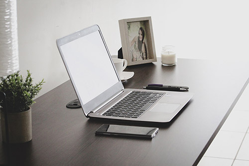 Responsive Internetpräsenz, Webseite Homepage, Website auf Laptop und Smartphone